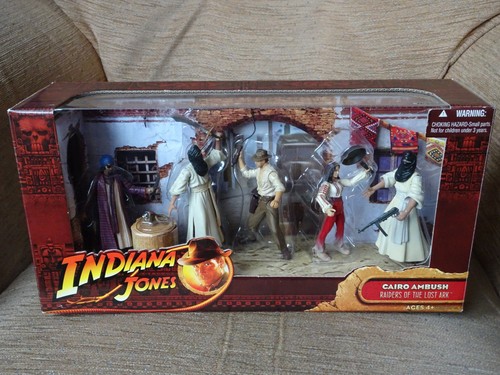 Hasbro indiana jones raiders - hasbro,
