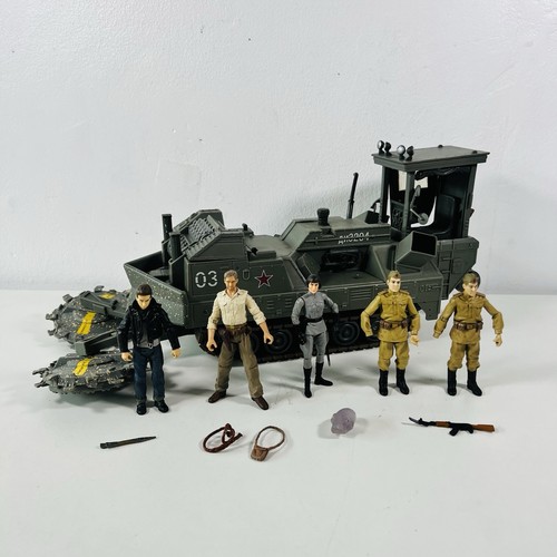 Hasbro indiana jones 2008 - hasbro,