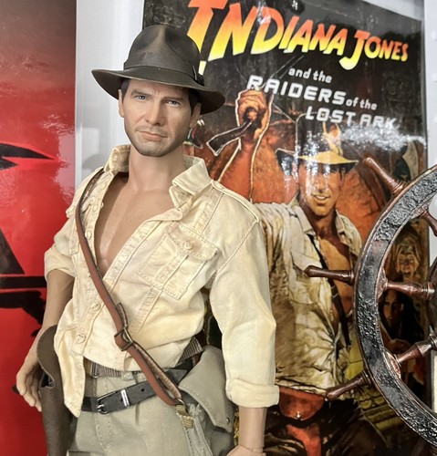 Present toys indiana jones 6 - toys,