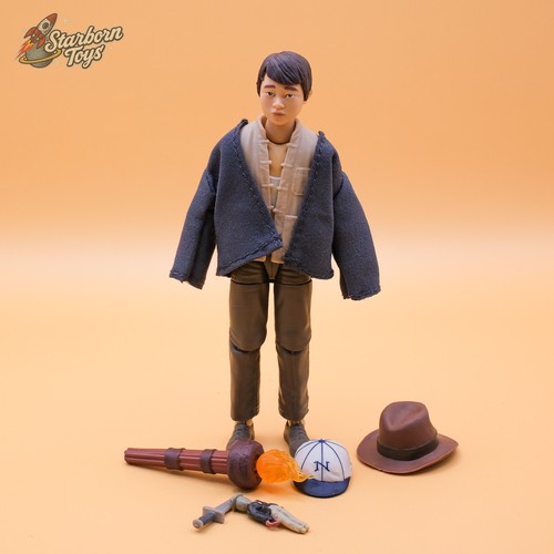 Short round figure - round,