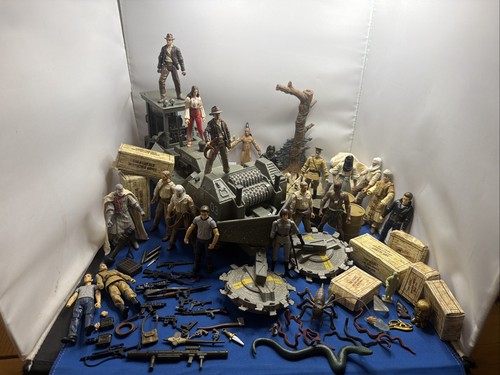 Indiana jones figures - indiana,